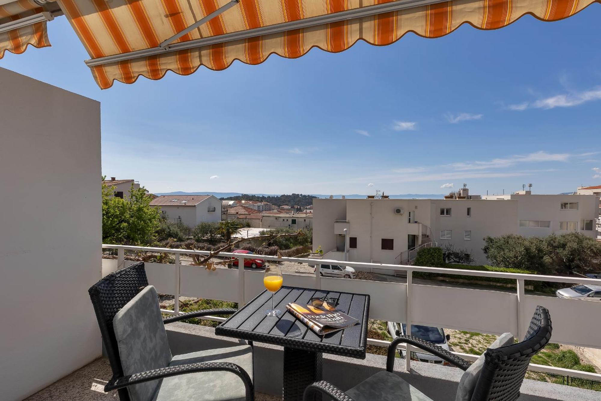 Mediterranean Living Макарска Экстерьер фото